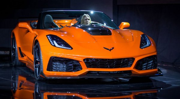 При последното поколение на Corvette откритата версия на Z06 и ZR1 отсъства, но пък е налице С7, което означава 750 конски сили &bdquo;на открито&rdquo;.